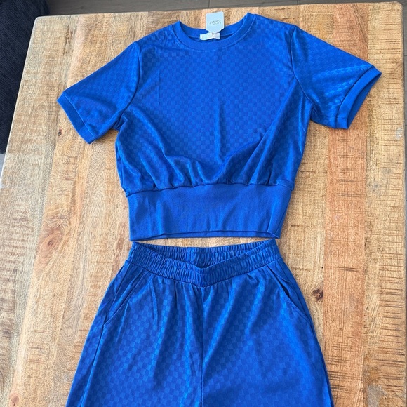 Formal Crop Set with Wide Leg Pants - Picture 2 of 8